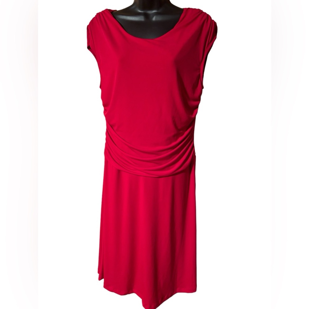 En Focus studio sleeveless  red dress